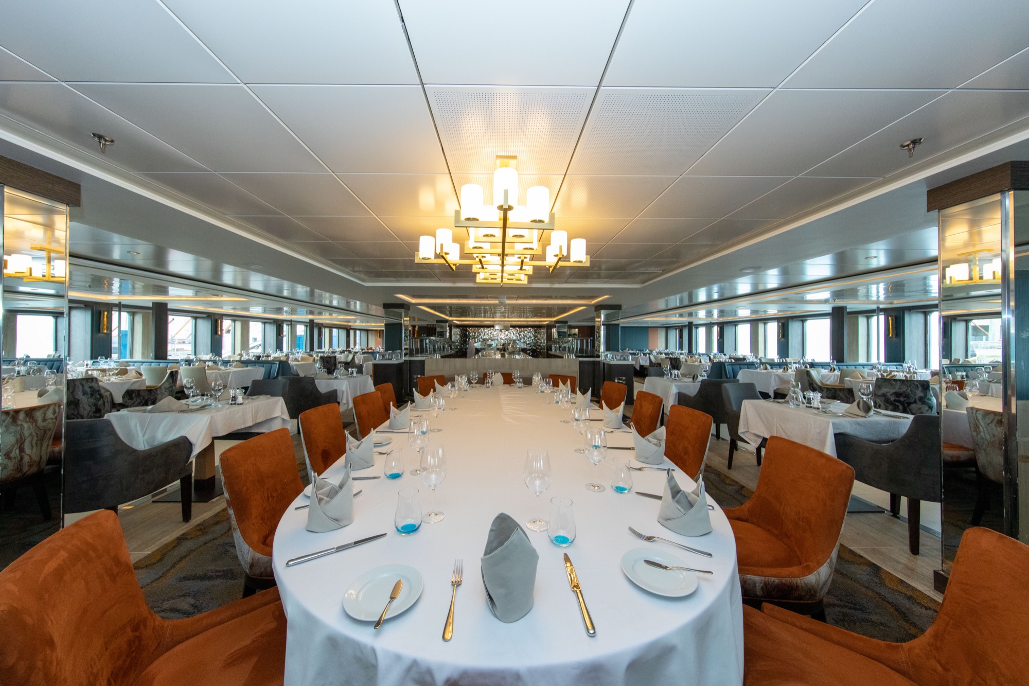 World Explorer - Restaurant